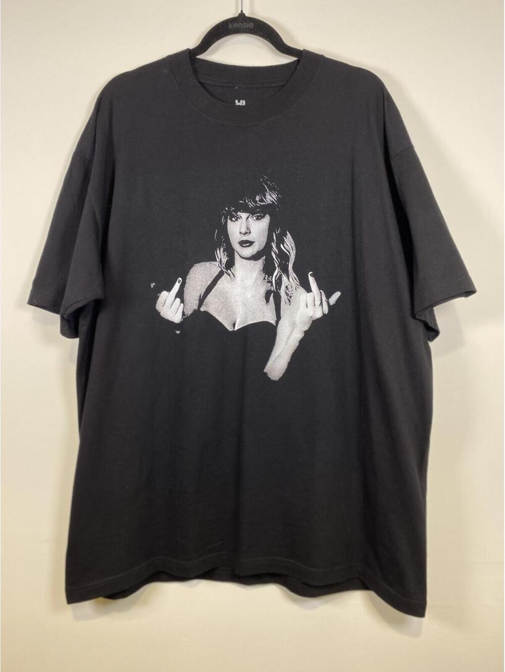 Taylor Swift Black Graphic T-Shirt with Bold Woman Print, XL, 100% Cotton